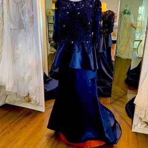 Navy blue peplum size 20, wears like 18.